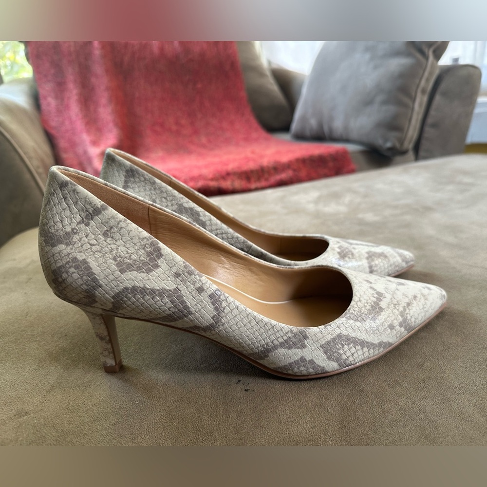Naturalizer Snakeskin Print Heels in Gray and Cream